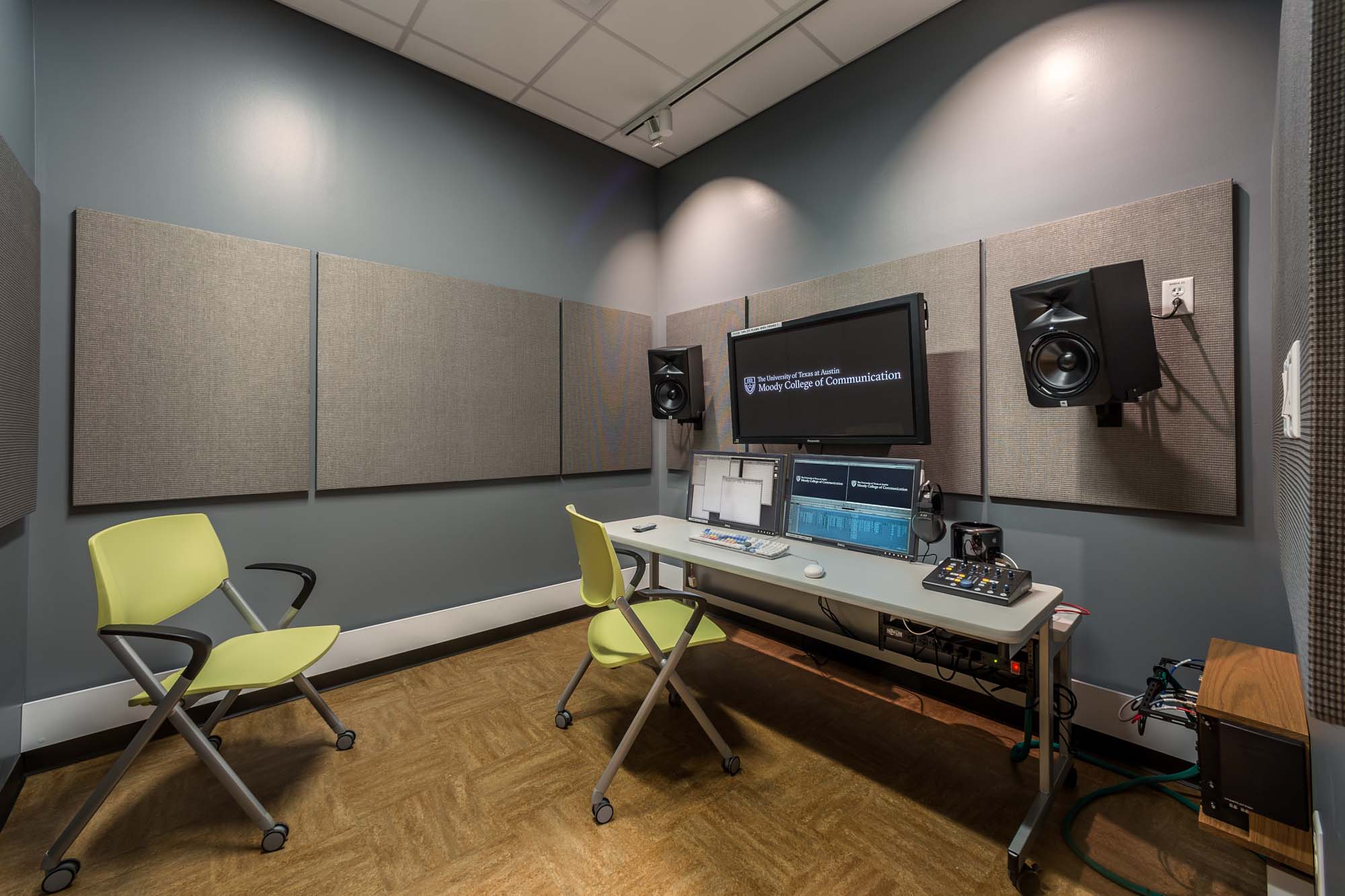 CMB 4.112K - RTF Edit Suite K | Moody College of Communication