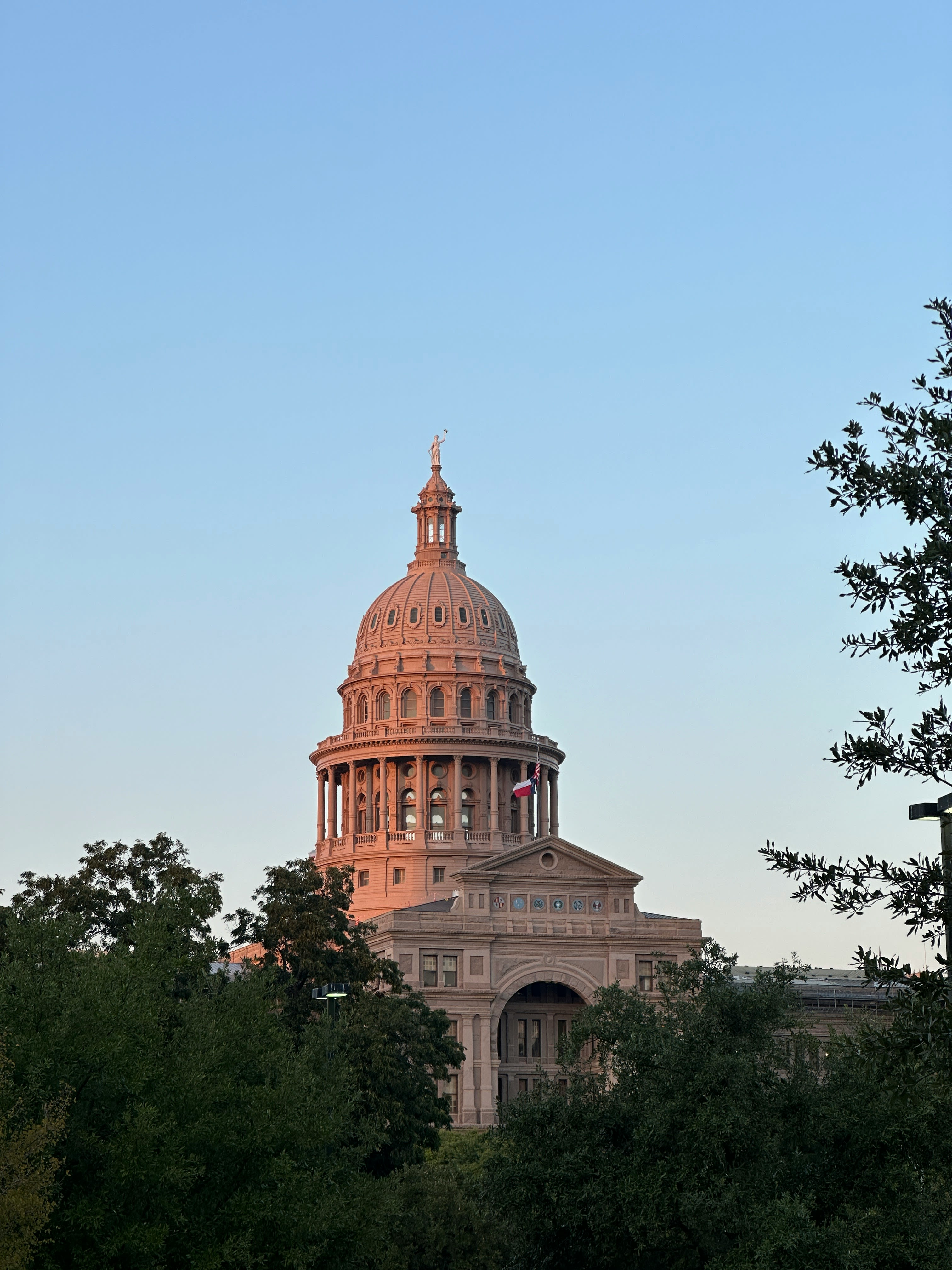 A view of the capitol building from across the street