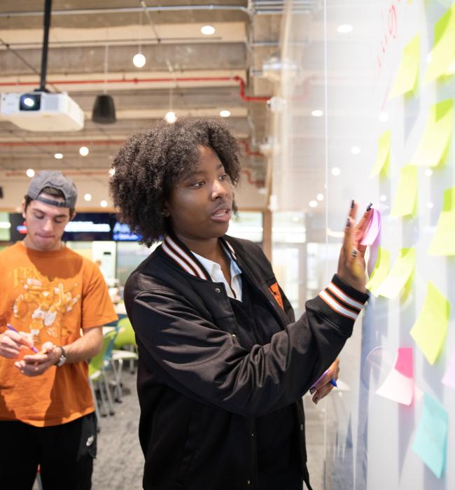 advertising students brainstorming