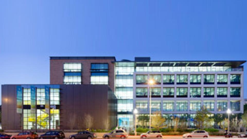 Belo Foundation Awards UT Austin $1.5 Million for Journalism Innovation Endowment