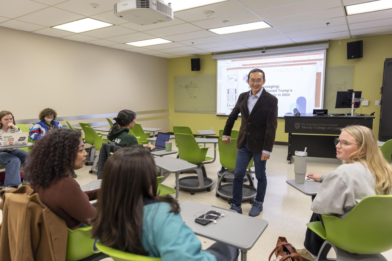 Photo of Guan Soon Khoo teaching a class