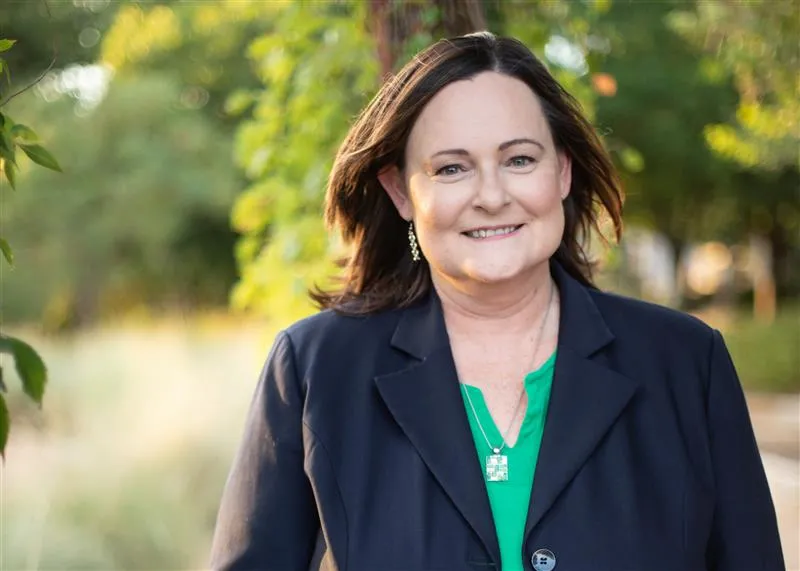 Headshot of Keri Stephens