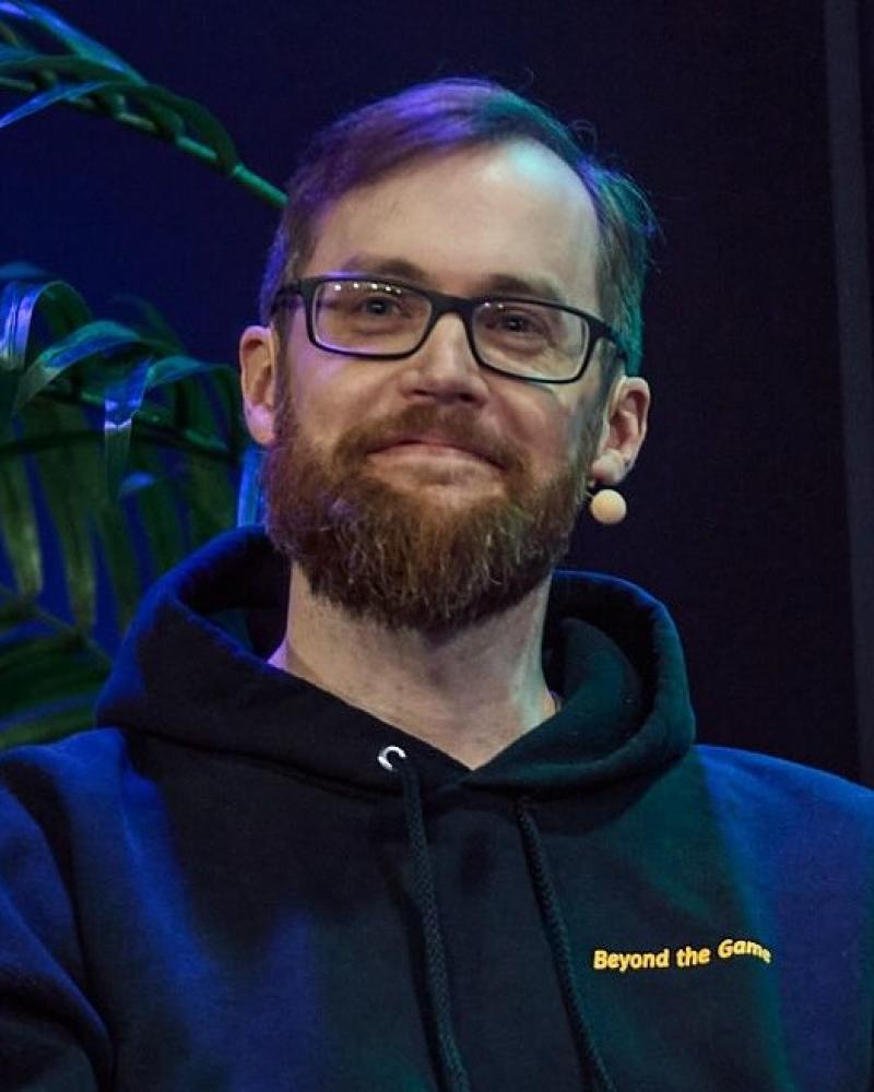 Headshot of Tobias Scholz